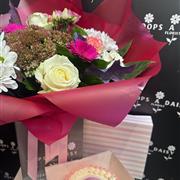 Handtied with 6inch Mini Vintage Cake