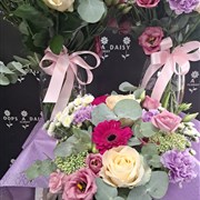 Daisy Dinky Vase - Florist Choice